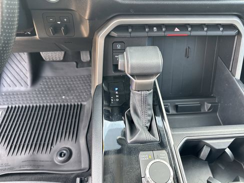 Used 2022 Toyota Tundra SR5 w/ Convenience Package image 29