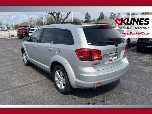 Used 2010 Dodge Journey SXT FWD image 9