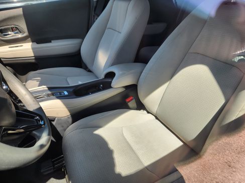 Used 2021 Honda HR-V EX image 6