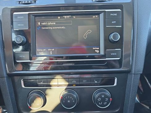 Used 2020 Volkswagen Golf 4-Door image 26