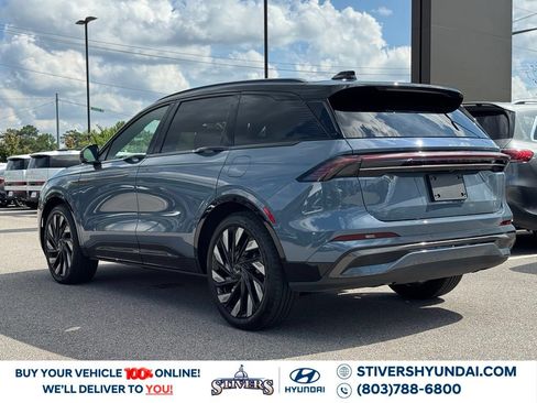 Used 2025 Lincoln Nautilus Reserve AWD/4WD image 12