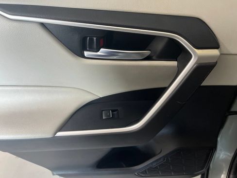 Used 2022 Toyota RAV4 XLE Premium AWD/4WD image 53