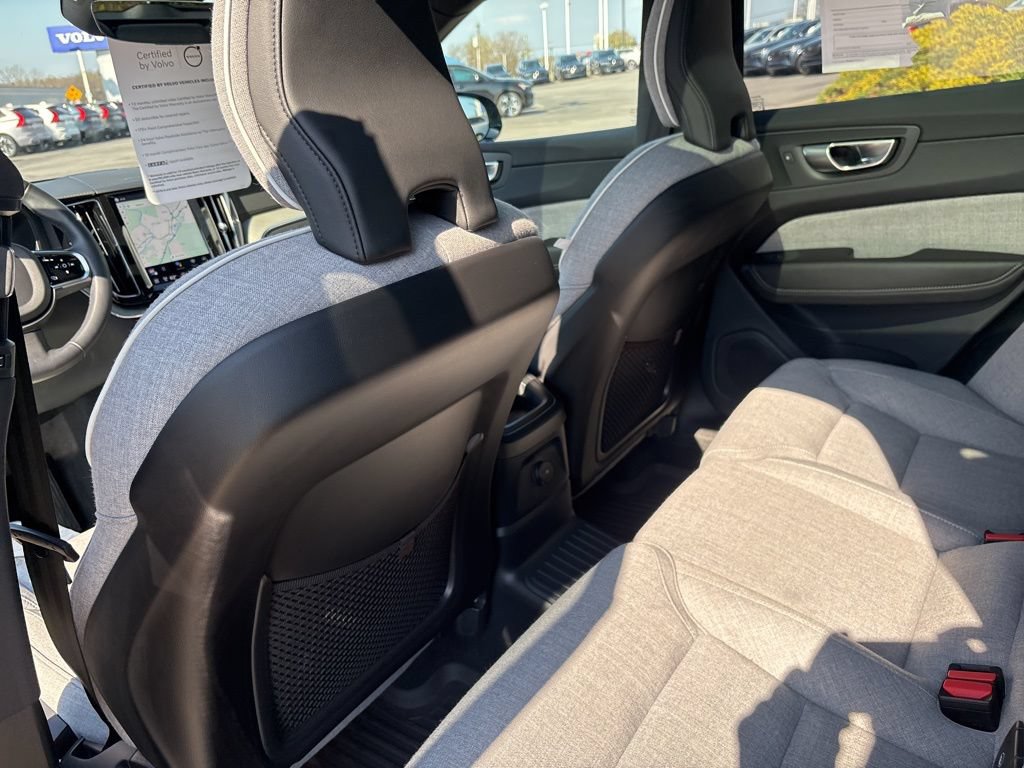 Certified 2024 Volvo XC60 T8 Ultimate w/ Protection Package Premier AWD/4WD image 38