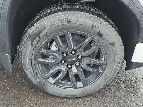 New 2026 GMC Sierra 1500 Elevation image 7