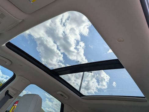 Certified 2022 Cadillac XT5 Premium Luxury w/ Technology Package FWD image 21