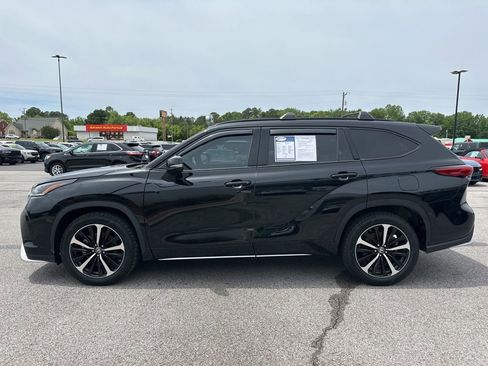 Used 2022 Toyota Highlander XSE FWD image 5