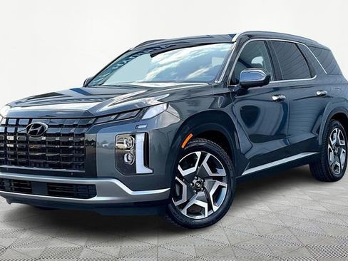 Used 2024 Hyundai Palisade Limited image 2
