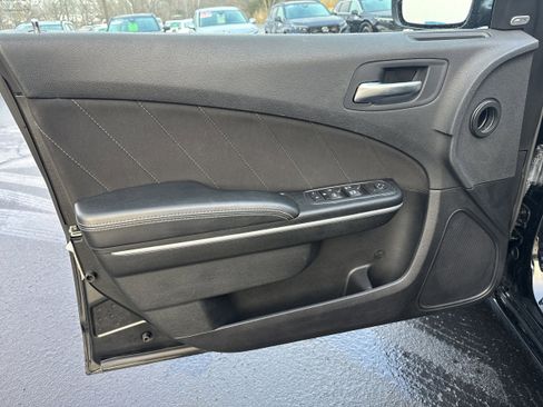 Used 2023 Dodge Charger SXT image 6
