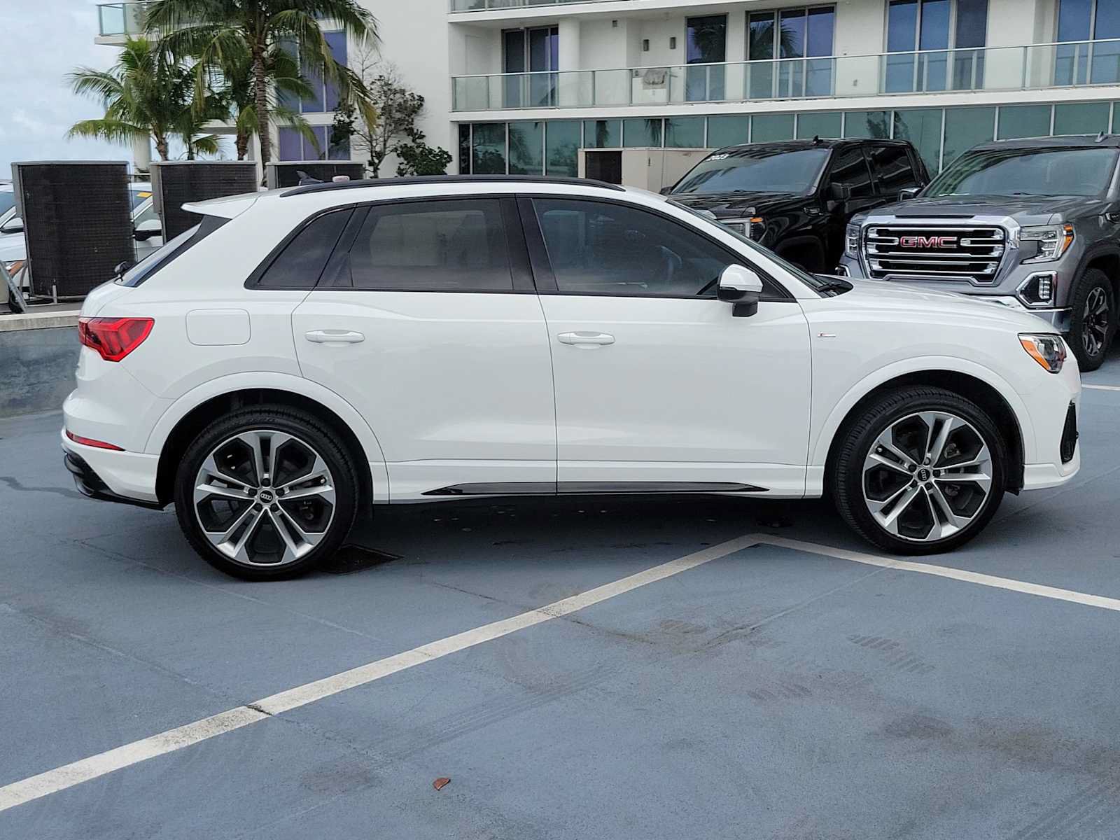 Used 2021 Audi Q3 2.0T Premium w/ Convenience Package AWD/4WD image 7
