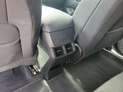 Used 2026 Chevrolet Equinox LT FWD image 10