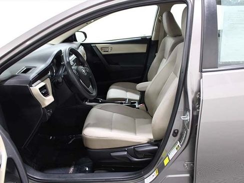 Used 2015 Toyota Corolla LE FWD image 11