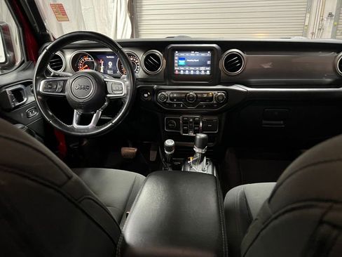 Used 2020 Jeep Wrangler Unlimited Sahara image 14