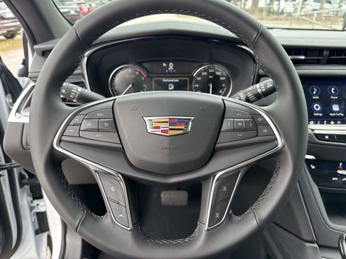 New 2026 Cadillac XT5 Luxury image 28