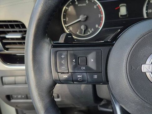 Used 2023 Nissan Rogue SL w/ SL Premium Package FWD image 12