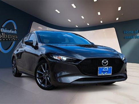 Used 2021 MAZDA MAZDA3 s image 3