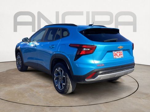 Used 2025 Chevrolet Trax LT w/ Driver Confidence Package image 12