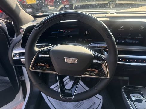 Used 2024 Cadillac Lyriq Luxury RWD image 15