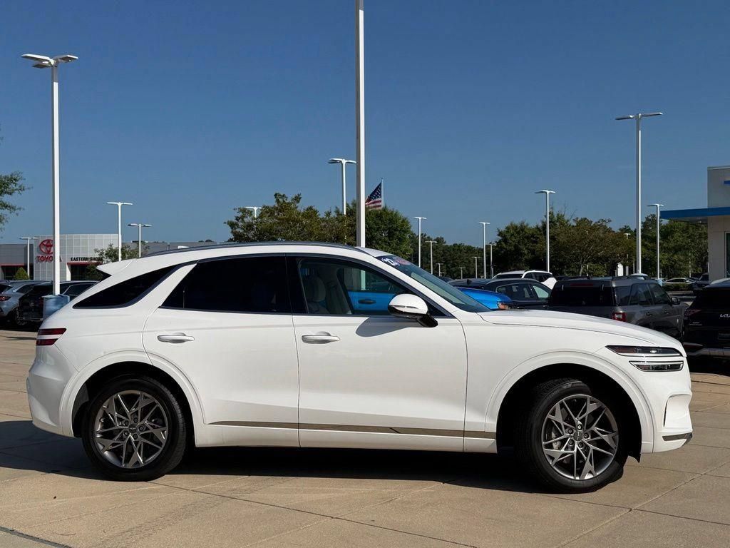 Used 2023 Genesis GV70 2.5T w/ Select Package AWD/4WD image 5