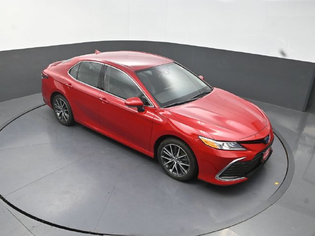 Used 2023 Toyota Camry XLE w/ Cold Weather Package FWD image 23