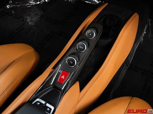 Used 2021 Ferrari F8 Tributo RWD image 34
