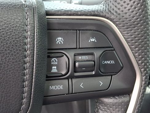 Used 2025 Toyota Tacoma Limited AWD/4WD image 23