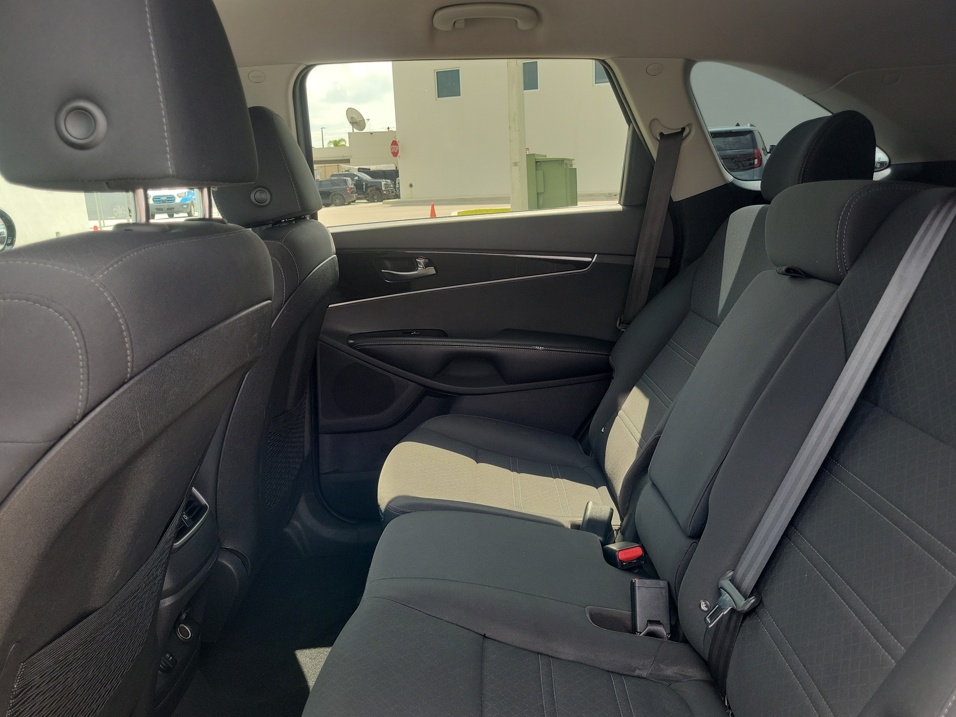 Used 2020 Kia Sorento LX w/ LX I4 Convenience Package FWD image 14