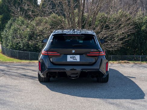 Used 2025 BMW M5 Touring w/ M Driver's Package image 3