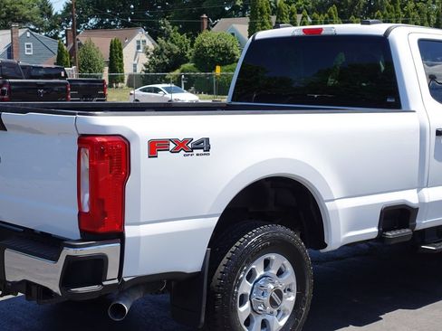 Used 2024 Ford F250 XLT w/ FX4 Off-Road Package AWD/4WD image 11