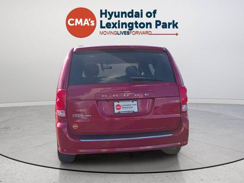 Used 2013 Dodge Grand Caravan SXT w/ UConnect Hands-Free Group FWD image 4