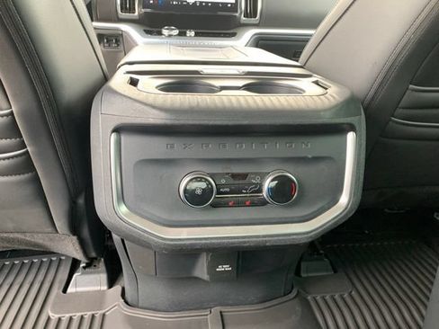 Certified 2025 Ford Expedition Platinum AWD/4WD image 21