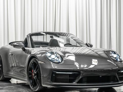 Used 2023 Porsche 911 Cabriolet image 3