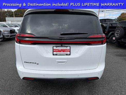 New 2026 Chrysler Pacifica Select FWD image 4