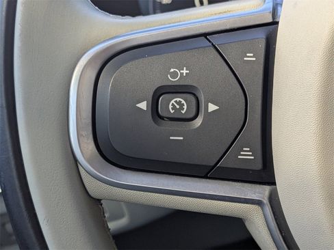 Used 2020 Volvo S60 T5 Momentum image 24