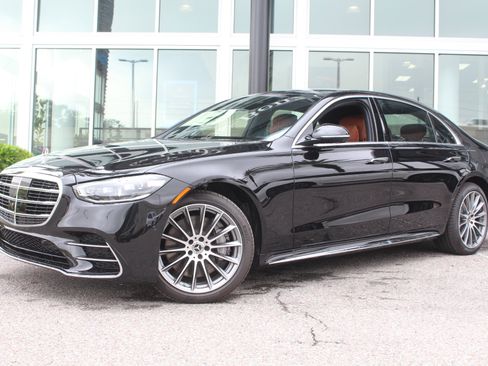 New 2026 Mercedes-Benz S 580e 4MATIC Sedan image 2