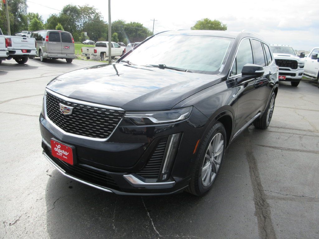 Certified 2021 Cadillac XT6 Premium Luxury FWD image 12