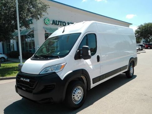 Used 2023 RAM ProMaster 2500 FWD image 1