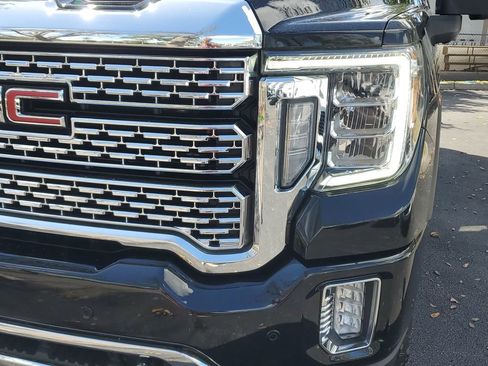 Certified 2023 GMC Sierra 2500 Denali w/ Denali Black Diamond Edition image 10