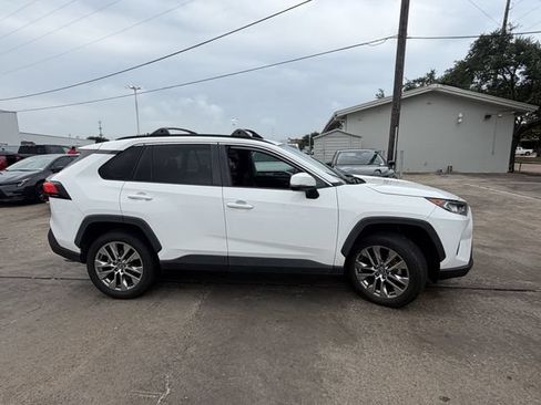 Certified 2020 Toyota RAV4 XLE Premium FWD image 4