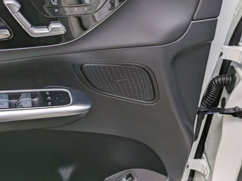 New 2025 Mercedes-Benz GLC 43 AMG 4MATIC image 11