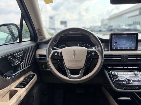 Used 2022 Lincoln Corsair AWD w/ Premium Package image 25