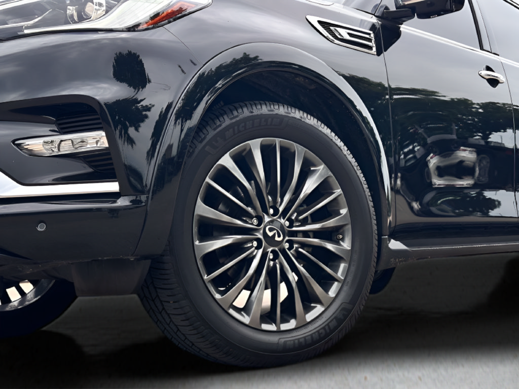 Used 2024 INFINITI QX80 Sensory w/ All-Season Package RWD image 31