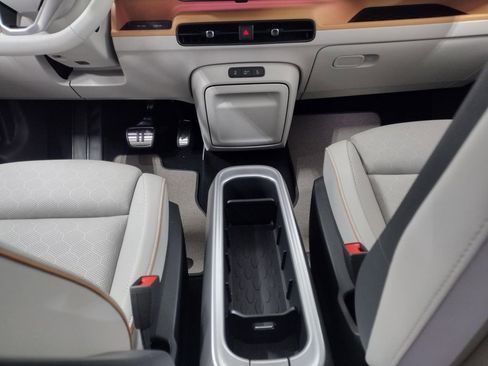 New 2025 Volkswagen ID. Buzz 1st Edition image 31