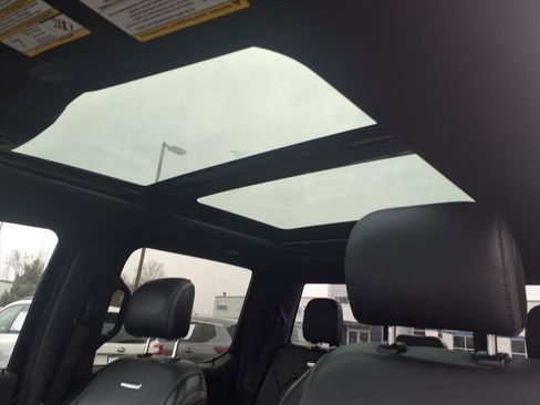 Used 2017 Ford F150 Platinum w/ Equipment Group 701A Luxury image 25