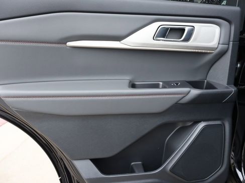 New 2026 Ford Explorer Active AWD/4WD image 18