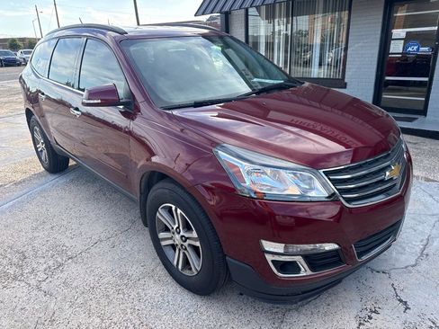 Used 2016 Chevrolet Traverse LT AWD/4WD image 2