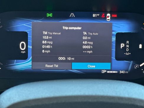 New 2026 Volvo XC40 B5 Plus w/ Protection Package Premier image 27