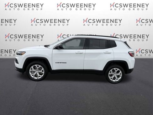 Used 2024 Jeep Compass Latitude image 2