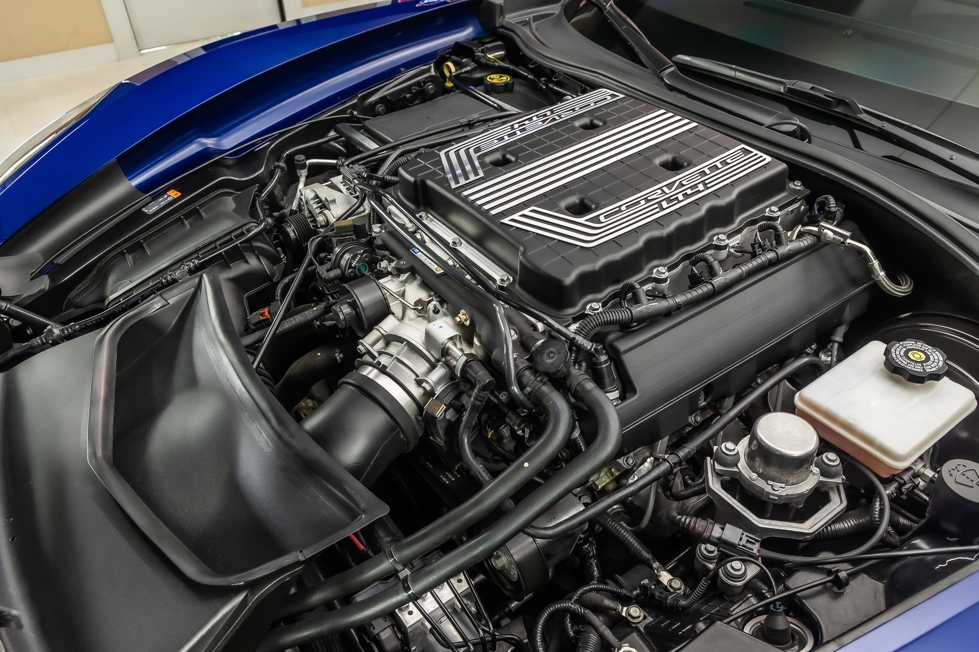 Used 2017 Chevrolet Corvette Z06 RWD image 3
