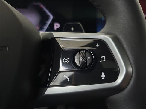 Used 2025 BMW 530i xDrive 530i xDrive w/ M Sport Package image 21