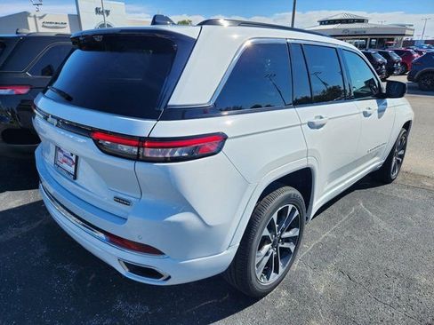 New 2025 Jeep Grand Cherokee Overland w/ Luxury Tech Group IV AWD/4WD image 4